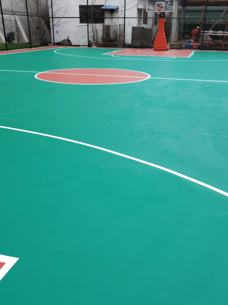 大埔 球场长期使用易出现地面开裂